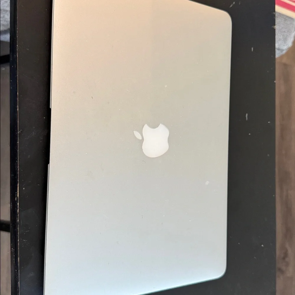 Apple Silver MacBook Air with Black Keyboard 13.3 inch screen
